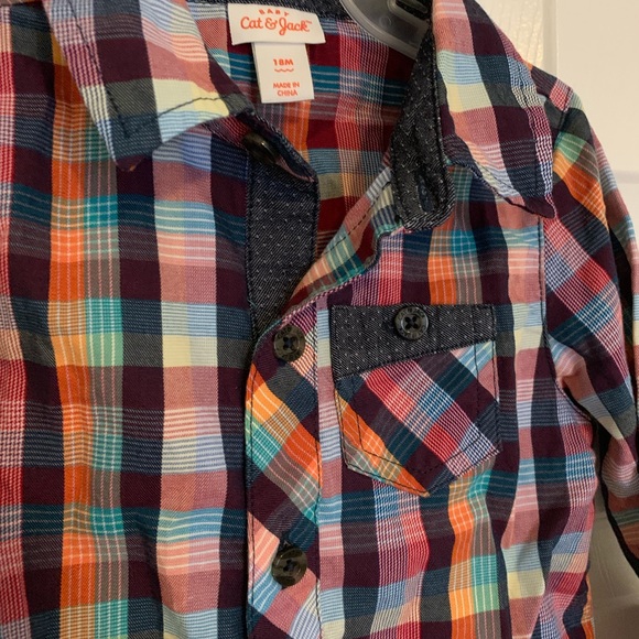 Cat & Jack toddler boy button down - Picture 3 of 5